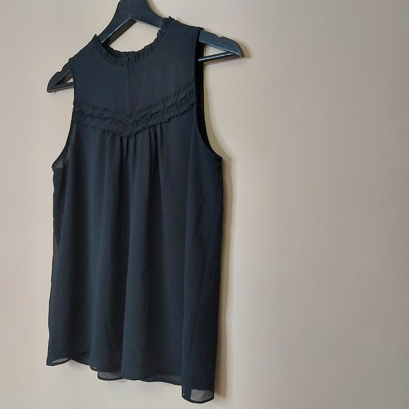 Naked Zebra black high neck sleeveless blouse with ruffle detail at neck medium - Picture 3 of 7